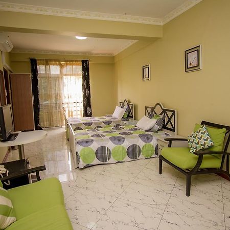 Grand Global Hotel Кампала Екстериор снимка