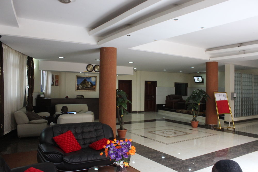 Grand Global Hotel Кампала Екстериор снимка