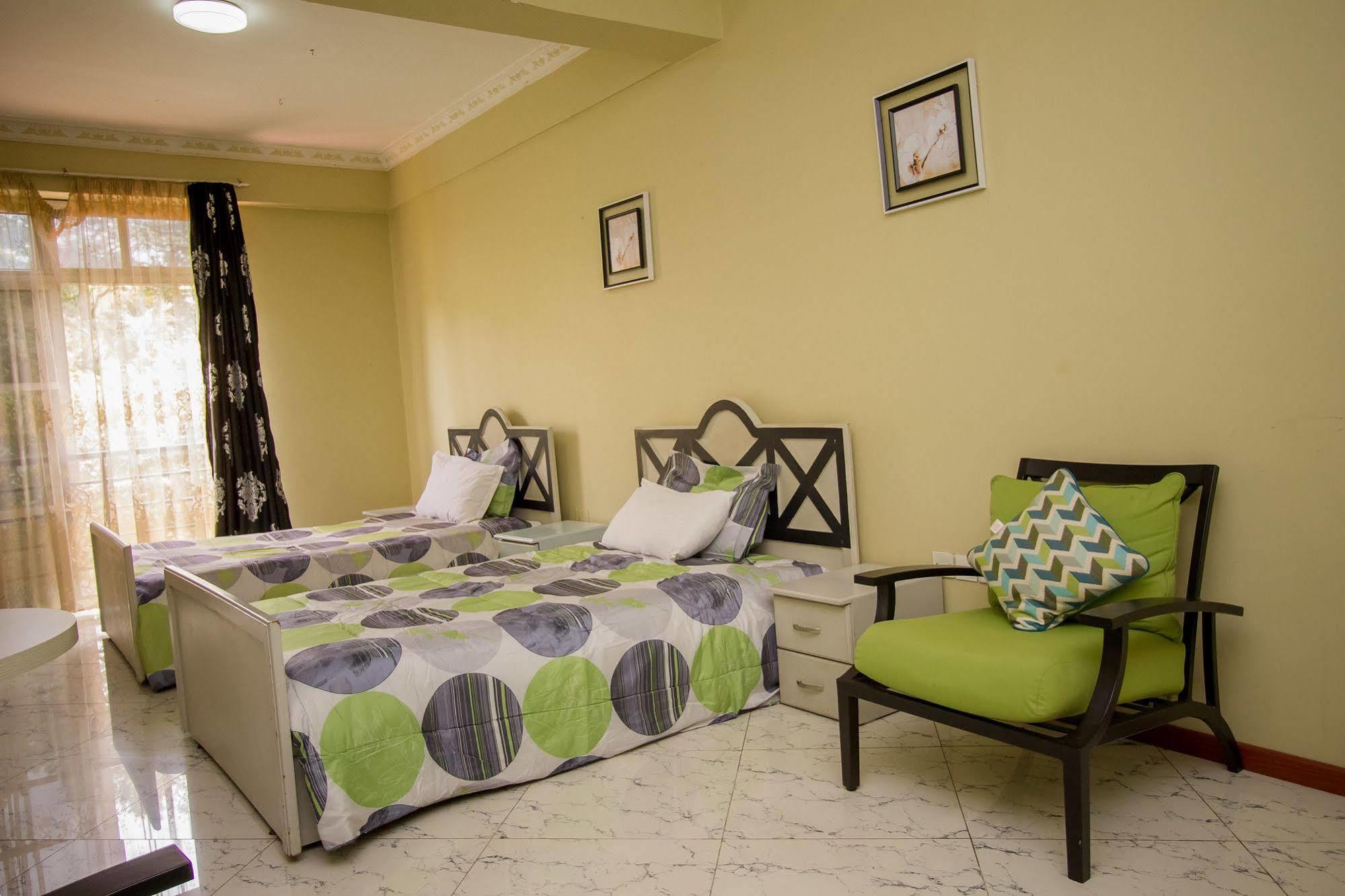 Grand Global Hotel Кампала Екстериор снимка