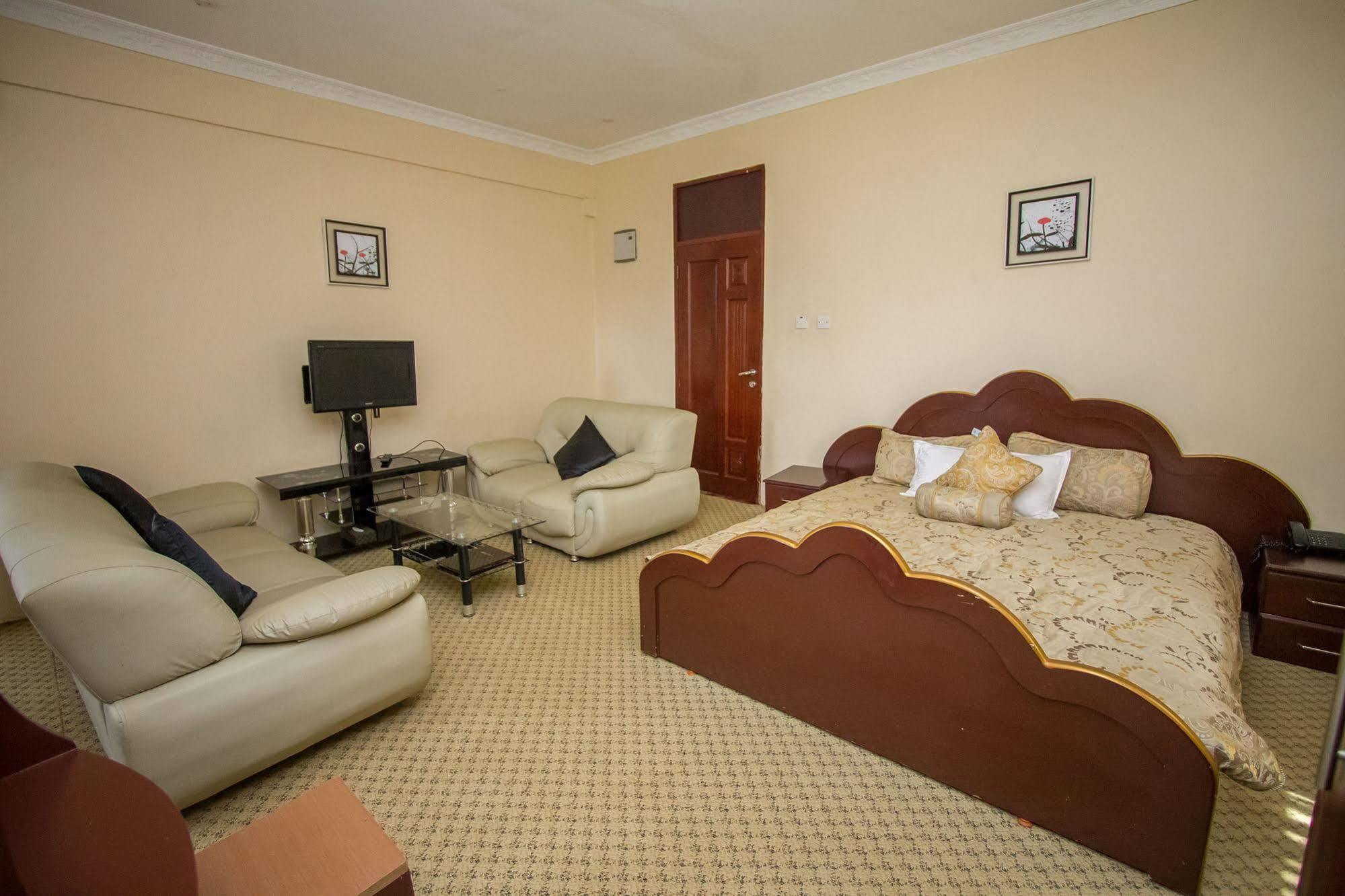 Grand Global Hotel Кампала Екстериор снимка
