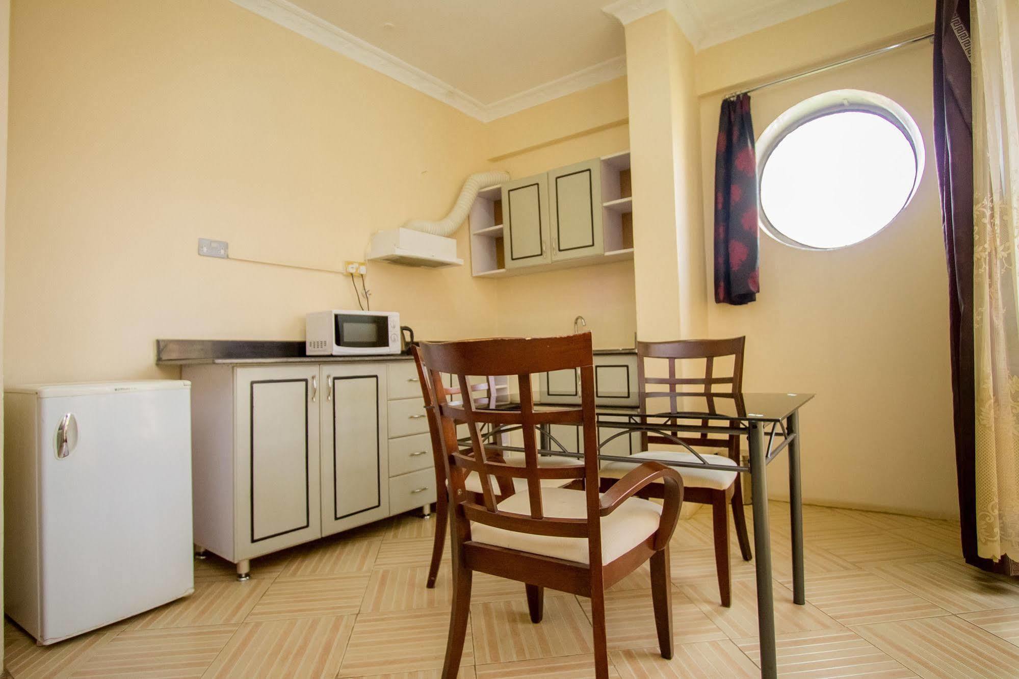 Grand Global Hotel Кампала Екстериор снимка