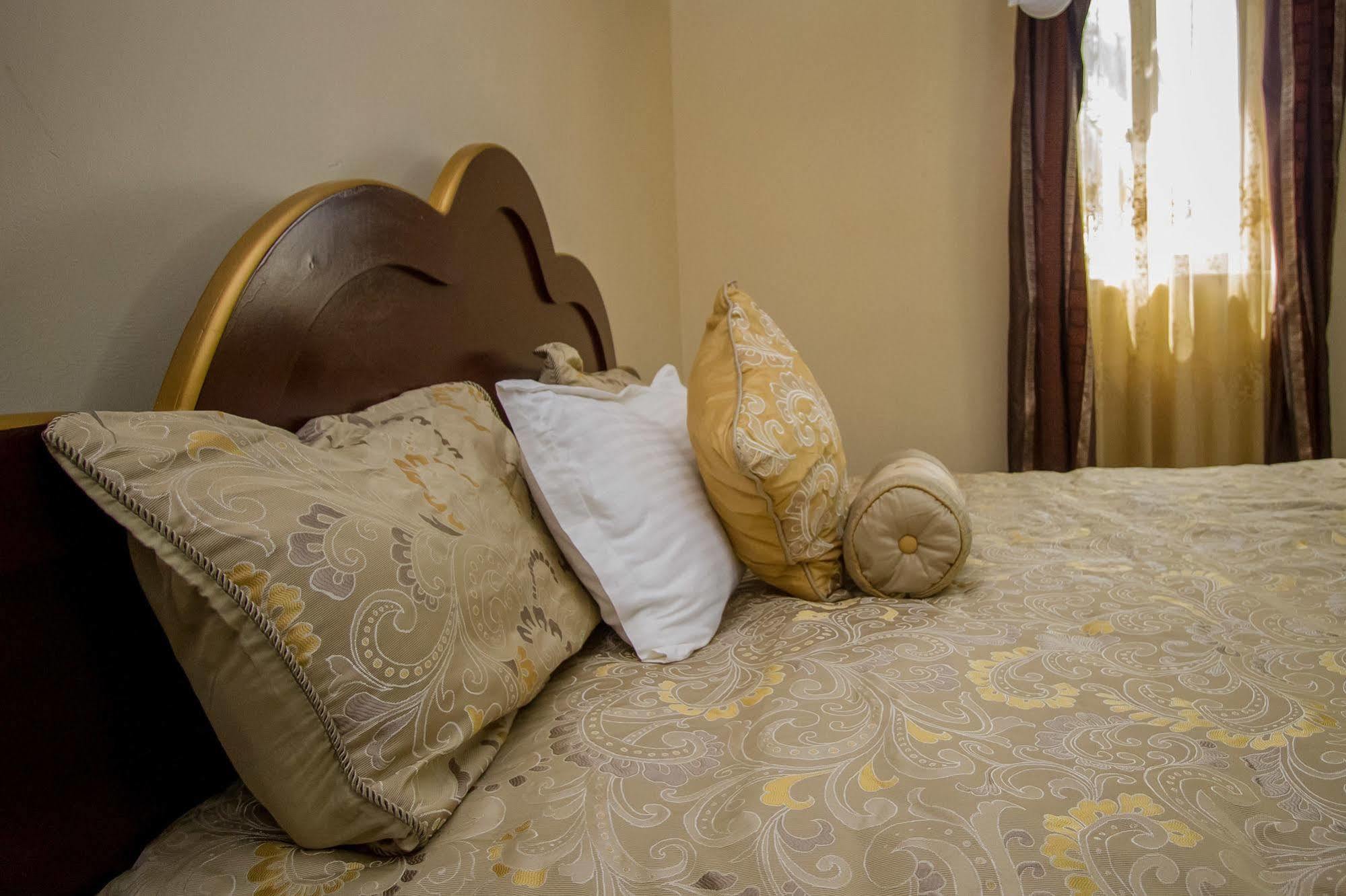 Grand Global Hotel Кампала Екстериор снимка